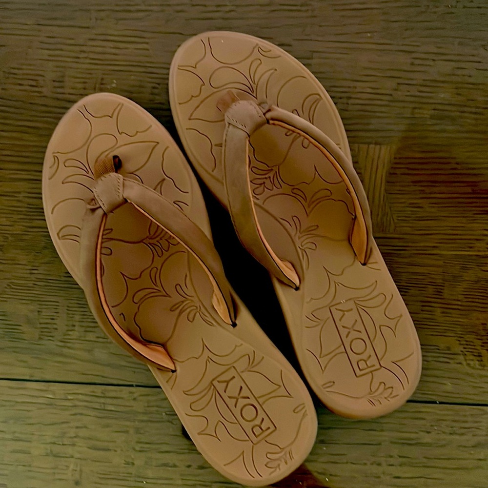 Roxy flip flops